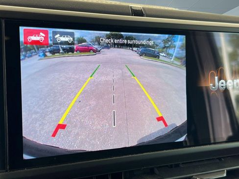 Used 2025 Jeep Wrangler Unlimited Rubicon w/ Safety Group image 25