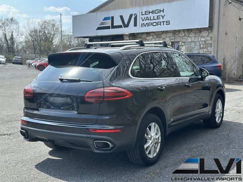 Used 2016 Porsche Cayenne AWD/4WD image 6