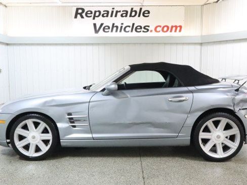 Used 2005 Chrysler Crossfire Limited RWD image 1