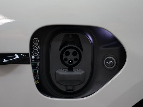 New 2026 Porsche Taycan GTS image 16