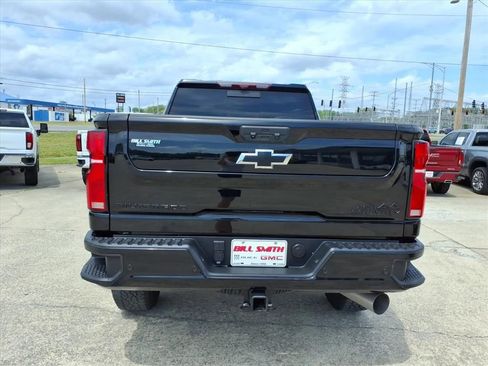 Used 2024 Chevrolet Silverado 3500 High Country w/ High Country Premium Package AWD/4WD image 6