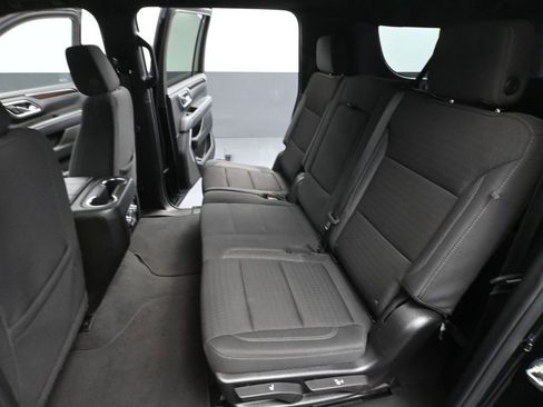 Used 2024 GMC Yukon XL SLE image 38