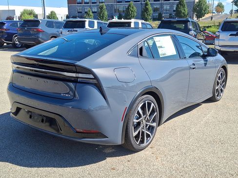 New 2025 Toyota Prius Plug-In Hybrid image 6