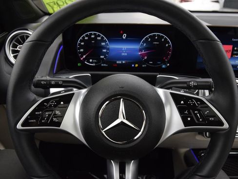 Used 2026 Mercedes-Benz GLB 250 image 23