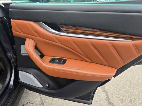 Used 2020 Maserati Levante S GranLusso image 13