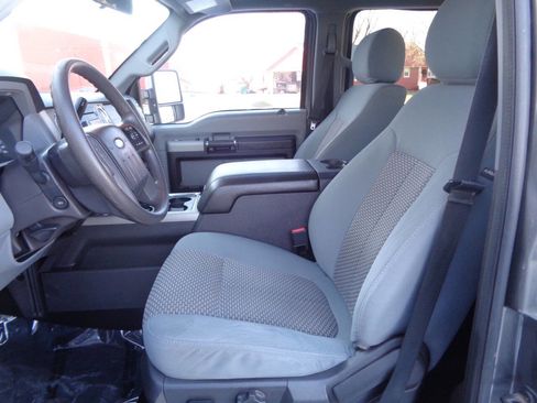 Used 2013 Ford F250 XLT w/ Chrome Pkg image 52