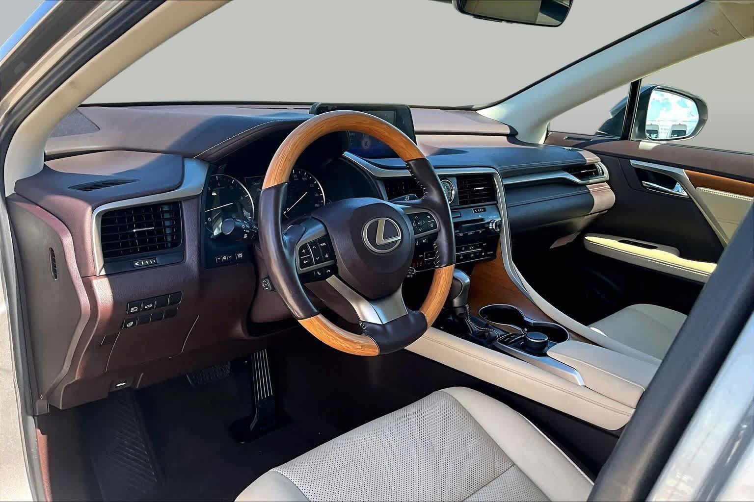 Used 2017 Lexus RX 350 FWD w/ Premium Package image 16