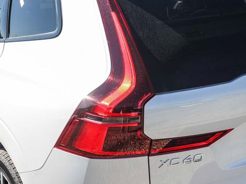 New 2026 Volvo XC60 B5 Plus w/ Climate Package PRO AWD/4WD image 9