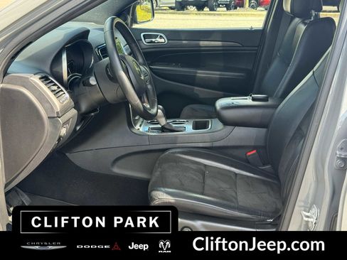 Certified 2019 Jeep Grand Cherokee Altitude AWD/4WD image 13
