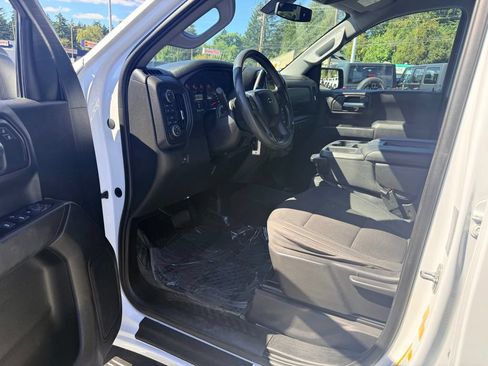 Used 2019 Chevrolet Silverado 1500 Custom Trail Boss AWD/4WD image 18