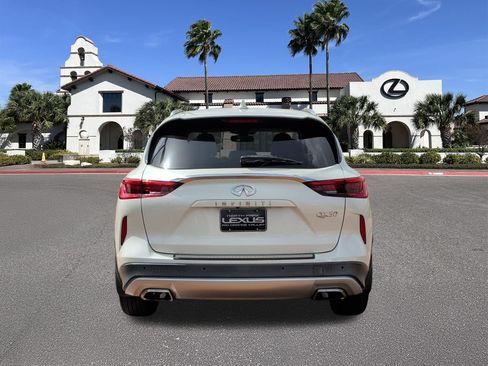 Used 2019 INFINITI QX50 Essential w/ Premium Heat Package FWD image 3