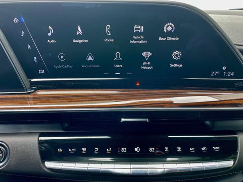 Used 2023 Cadillac Escalade Premium Luxury image 19