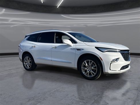 Used 2023 Buick Enclave Premium w/ Experience Buick Package image 2