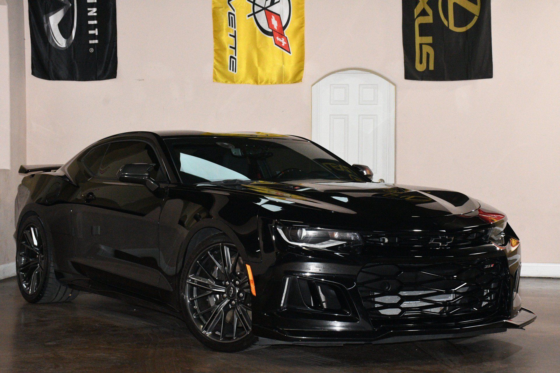 Used 2020 Chevrolet Camaro ZL1 RWD image 3