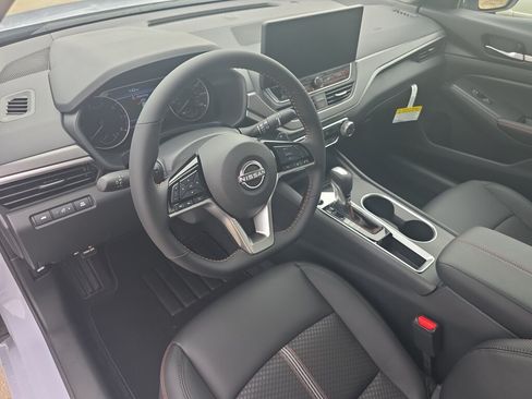 New 2026 Nissan Altima 2.5 SR FWD image 7