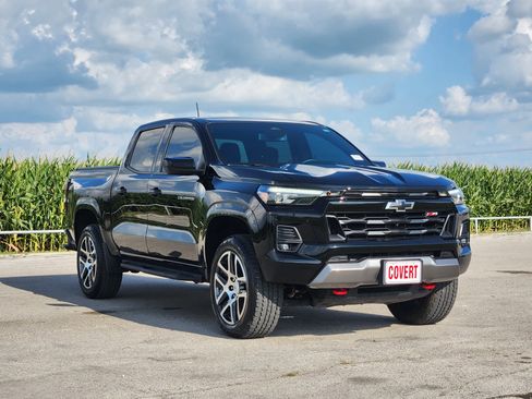 Used 2024 Chevrolet Colorado Z71 w/ Z71 Convenience Package 2 AWD/4WD image 3