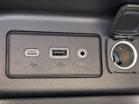 Used 2023 Chevrolet Equinox LS image 29