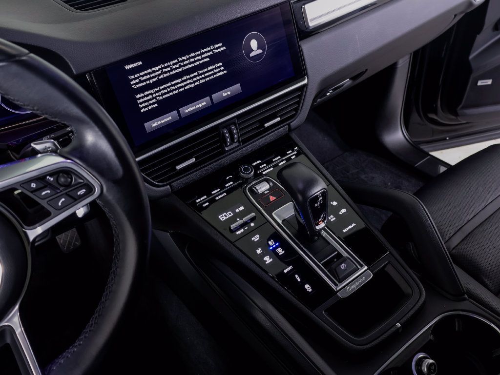 Certified 2023 Porsche Cayenne Platinum Edition AWD/4WD image 18