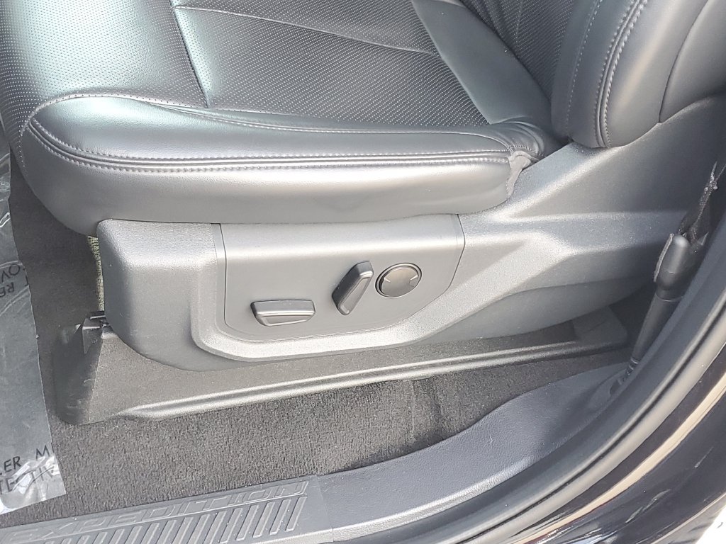 Used 2024 Ford Expedition XLT AWD/4WD image 25