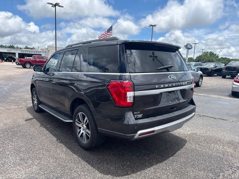 Used 2023 Ford Expedition XLT AWD/4WD image 5