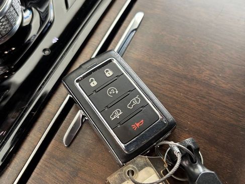 Used 2023 Jeep Grand Wagoneer Series II AWD/4WD image 18