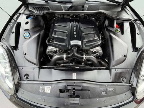 Used 2015 Porsche Cayenne S image 33