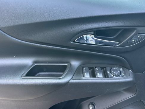 Used 2022 Chevrolet Equinox LT AWD/4WD image 11