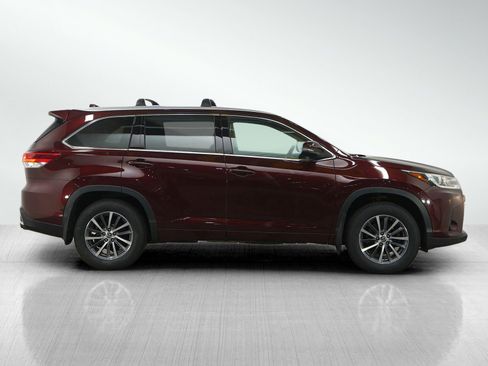 Used 2018 Toyota Highlander XLE image 6