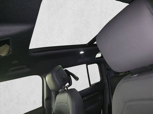New 2026 Land Rover Defender 110 X-Dynamic SE AWD/4WD image 29