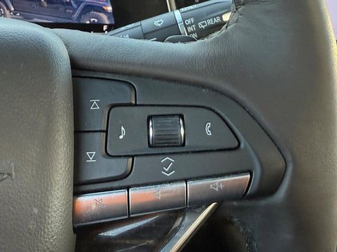 Used 2023 Cadillac Escalade Premium Luxury image 17