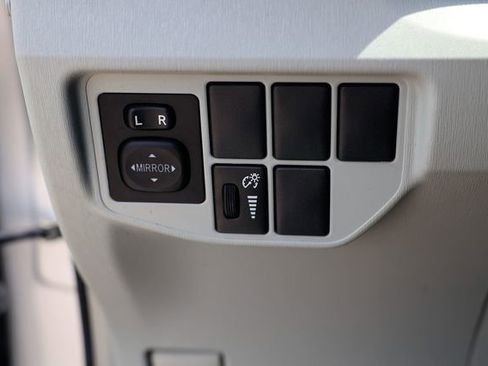 Used 2015 Toyota Prius Two image 40