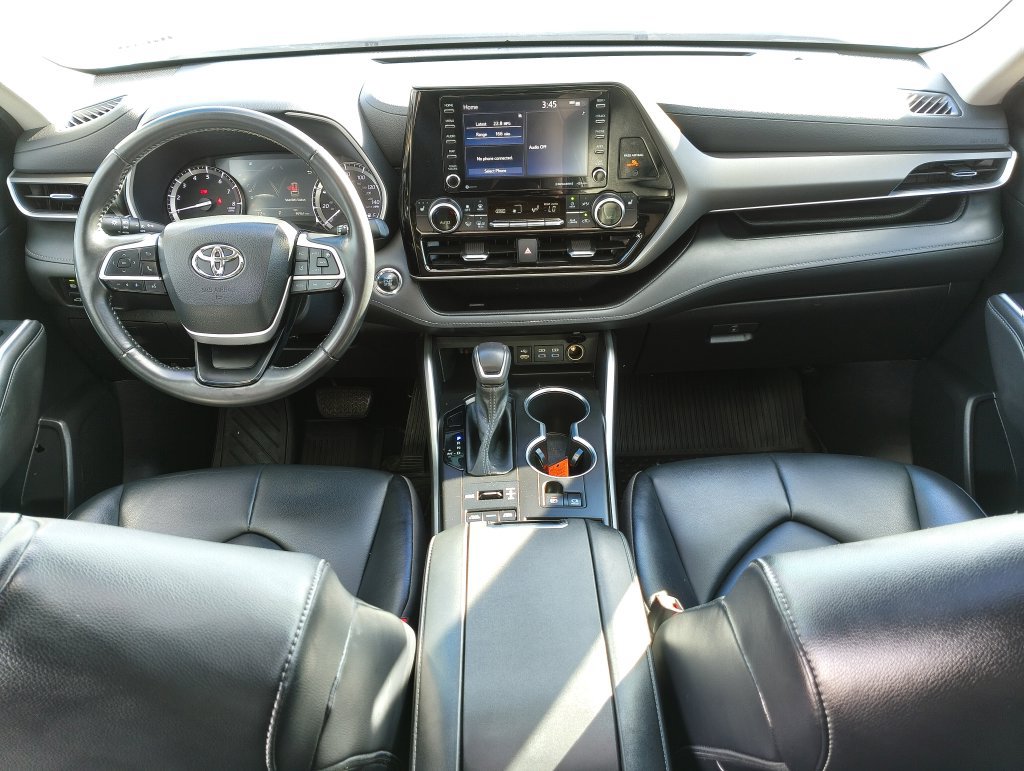 Used 2022 Toyota Highlander XLE AWD/4WD image 17