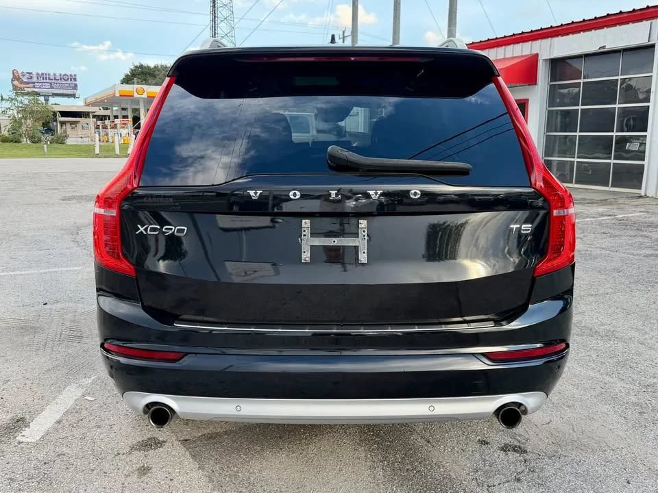 Used 2019 Volvo XC90 T5 Momentum w/ Multimedia Package FWD image 6