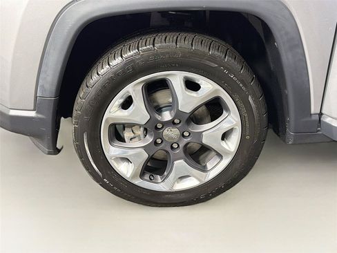 Used 2019 Jeep Compass Limited AWD/4WD image 33