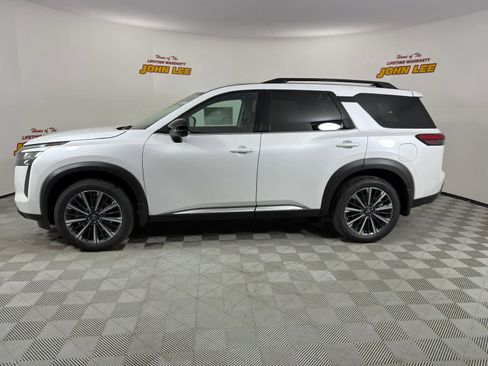 New 2026 Nissan Pathfinder Platinum AWD/4WD image 2