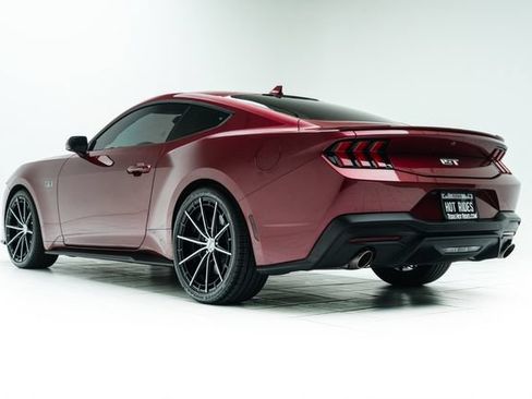 Used 2025 Ford Mustang GT Premium RWD image 18