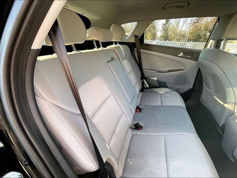 Used 2018 Hyundai Tucson SE image 26