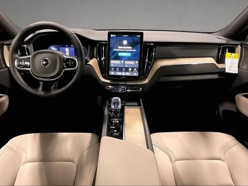 New 2027 Volvo XC60 B5 Plus AWD/4WD image 5