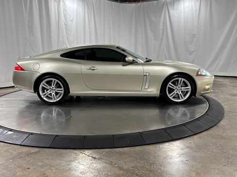 Used 2008 Jaguar XKR R RWD image 9