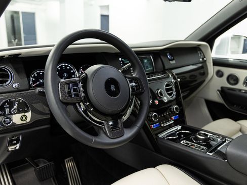 Certified 2023 Rolls-Royce Cullinan Black Badge w/ Driver's Package AWD/4WD image 39