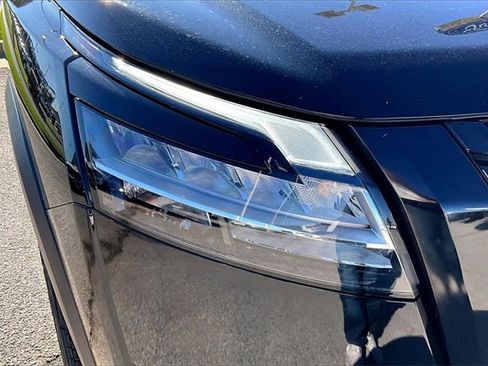 Used 2023 Nissan Pathfinder SL w/ Lighting Package (N92) image 30