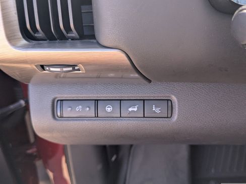 Used 2022 Nissan Pathfinder Platinum w/ Cargo Package image 16