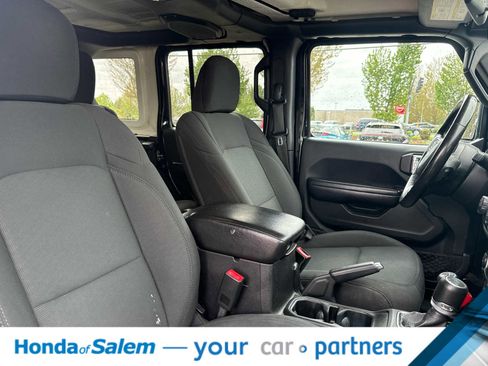 Used 2019 Jeep Wrangler Unlimited Sport S AWD/4WD image 14