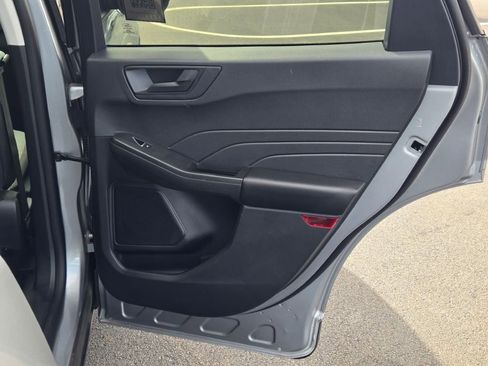 Used 2022 Ford Escape SE w/ Convenience Package image 9