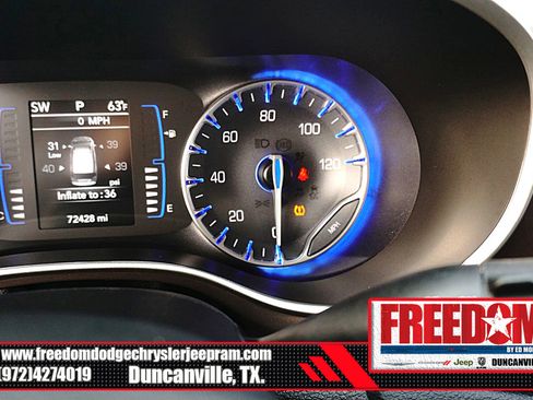 Used 2023 Chrysler Voyager LX image 33