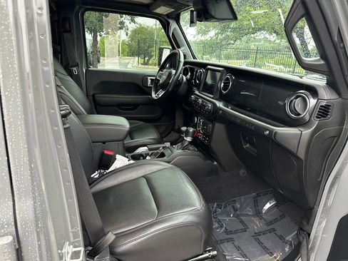 Used 2021 Jeep Wrangler Unlimited Rubicon w/ Trailer Tow Package AWD/4WD image 35