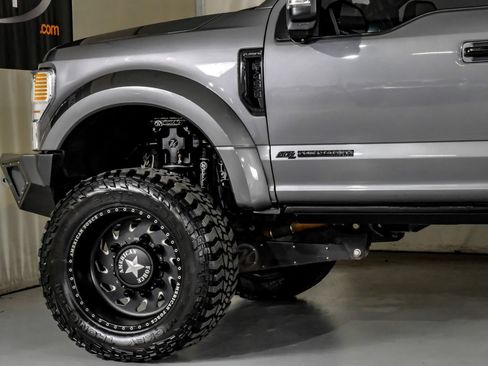 Used 2022 Ford F450 Platinum w/ FX4 Off-Road Package AWD/4WD image 13