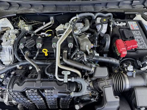 Used 2025 Nissan Altima 2.5 SV FWD image 36
