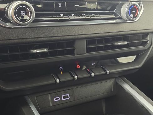 Used 2023 Chevrolet Colorado Trail Boss image 31