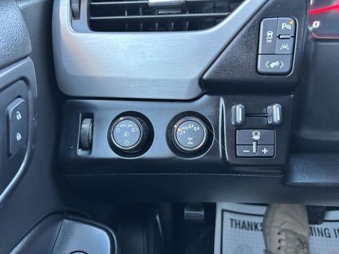 Used 2018 GMC Yukon SLT w/ HD Trailering Package image 30